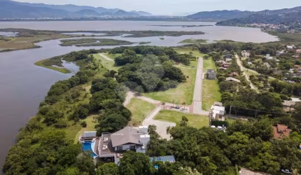Terreno em condomínio fechado à venda na Geral da Ferrugem, Capão, Garopaba por R$ 1.900.000