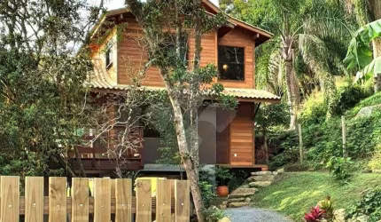 Casa em condomínio fechado com 3 quartos à venda na Avenida Das Tainhas, 2, Capão, Garopaba por R$ 1.500.000
