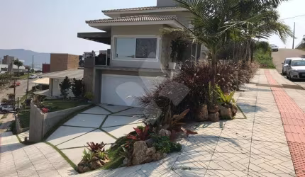 Casa em condomínio fechado com 4 quartos à venda na Rua Bernardino Manoel Rodrigues, 601, Centro, Garopaba por R$ 4.150.000
