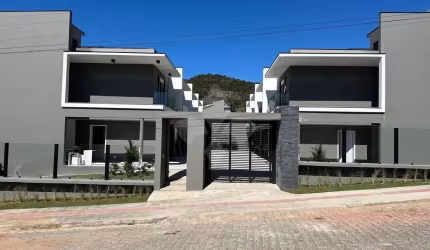 Casa em condomínio fechado com 2 quartos à venda na Álvaro Ernesto dos Santos, 3, Centro, Garopaba por R$ 850.000