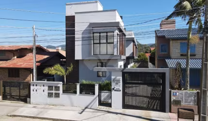 Casa em condomínio fechado com 3 quartos à venda na Doutor Elmo Kinsenski, 825, Centro, Garopaba por R$ 1.650.000
