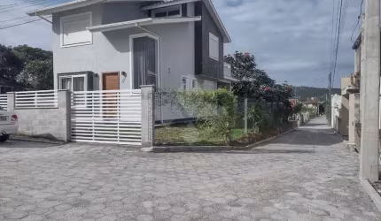 Casa em condomínio fechado com 4 quartos para alugar na Servidão Francisco Manoel de Jesus, 111, Ambrósio, Garopaba por R$ 7.500