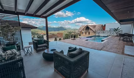 Casa com 2 quartos à venda no Centro, Pomerode , 218 m2 por R$ 2.500.000