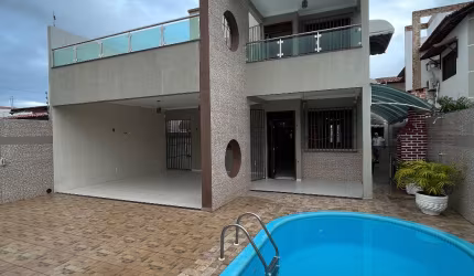 Casa duplex maravilhosa!!!! Muito nova e super  bem feita.