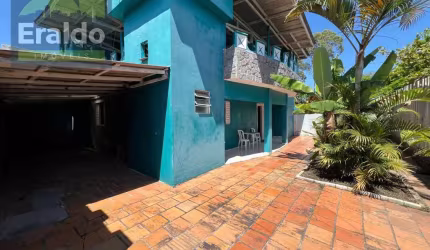Sobrado em Balneário Solymar - Matinhos, PR