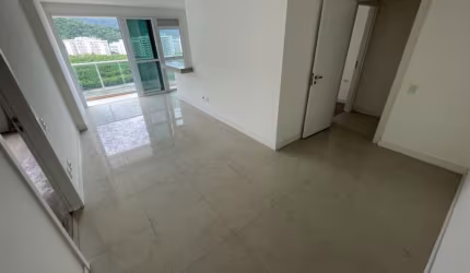 Apartamento de 2 suítes com vista para montanha