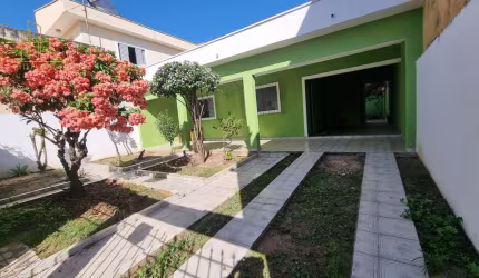 Casa com 2 quartos à venda na Rua Adelino Garcia, 63, Jardim São João, Salto, 100 m2 por R$ 360.000