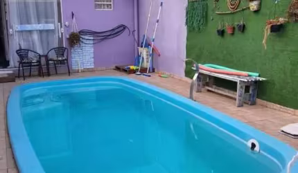 Casa à venda com 2 Dormitórios, Suíte e Piscina