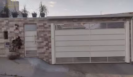 Casa à venda com 2 Dormitórios, Suíte e Piscina