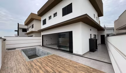 Casa de condomínio 3 suítes com piscina Condomínio Lagos D'Icaraí