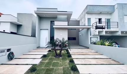 Casa à venda no Condomínio Jardim Guarujá em Salto/SP com 3 dormitórios