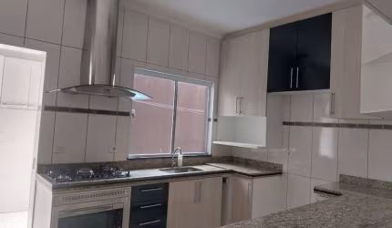 Casa com 3 Dormitórios e Suíte com Closet