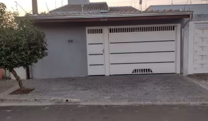 Belíssima casa disponível para venda ...