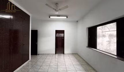 Casa comercial para alugar no Centro com 3 salas!
