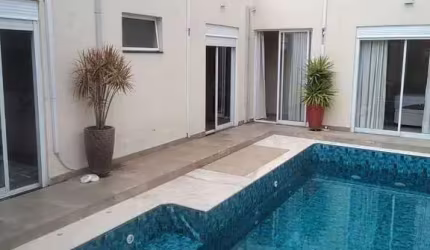 Casa Moderna com Piscina e Suíte