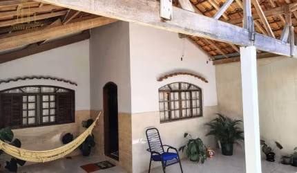 Casa à venda no Jardim Santa Marta com 3 quartos