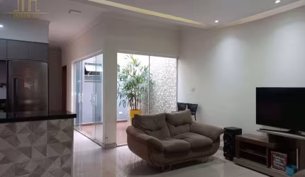 Oportunidade! Casa com 3 Quartos (1 Suíte) + Área Gourmet Completa