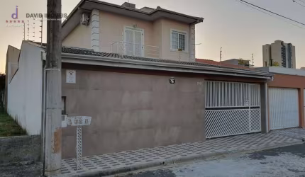Sobrado à Venda com 3 dorm - 210m² - Villa Branca, Jacareí-SP