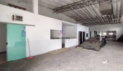 Galpão de frente para a rodovia com 600m² em Caraguatatuba - Jardim Tarumã