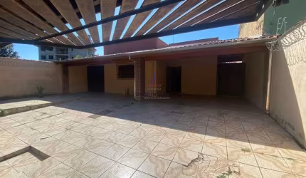 Casa à Venda com 3 quartos, sendo 1 suíte - Porto Novo - Caraguatatuba-SP