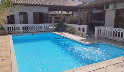 Casa com Piscina- 593m² de terreno - Indaiá - Caraguatatuba/SP