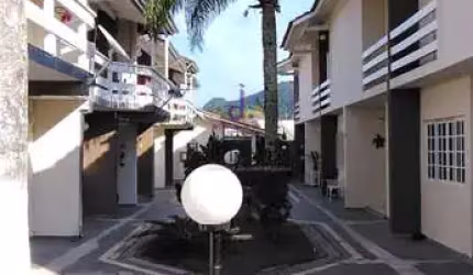 Sobrado em Condomínio Horizontal no Capricórnio