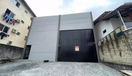 Galpão Comercial com excelente localização próximo a BR