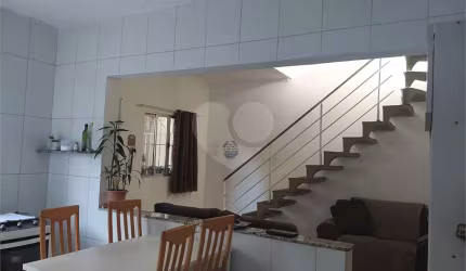 Sobrado com 4 quartos à venda em Vila Urupês - SP