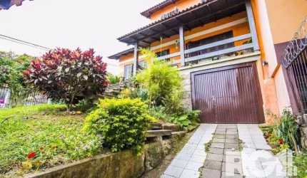 Linda Casa com cinco dormitórios na Vila Nova
