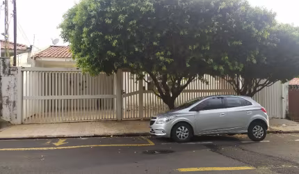Lindo imóvel no Bairro Jardim Caparroz, excelente localização em São José do Rio Preto.