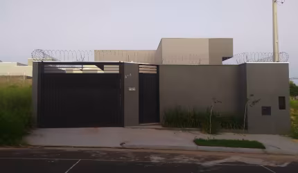 Linda casa residencial nova no bairro Set Valey 1,  próximo ao Supermercado da Villa do Bairro e na saída que vai para a BR 153.