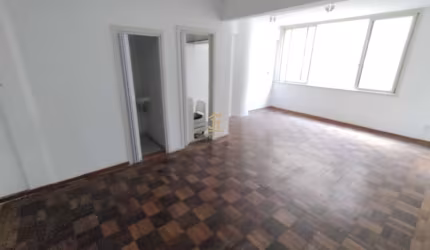 Sala comercial para alugar na Rua Vigário José Inácio, 250, Centro Histórico, Porto Alegre por R$ 700