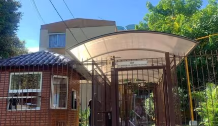 Apartamento com 2 quartos para alugar na Rua Sapê, 576, Passo da Areia, Porto Alegre por R$ 1.900