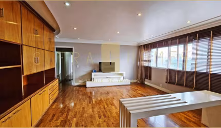 Apartamento para Locação com 3 dormitórios sendo 1 suíte, 1 por andar, com 2 vagas de garagem na me