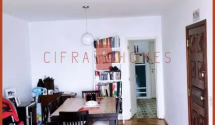 Apartamento à venda amplo e em excelente estado, com 110 m², 3 dormitórios (sendo 1 suíte), 1 vaga