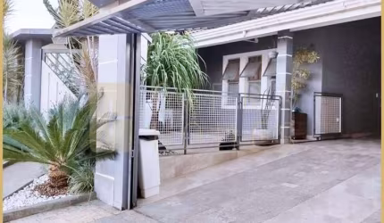 Linda casa a venda com 05 dormitórios, 04 banheiros e 04 vagas em Atibaia - SP
