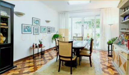 Casa Espaçosa prox. ao Pq. Ibirapuera, 3 Dormitórios, Escritório com Terraço e 4 Vagas