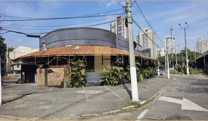 Ponto Comercial para Locação em Esquina de Alta Visibilidade na Av. dos Bandeirantes