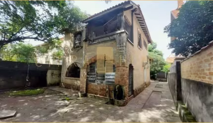 Casa à venda, para reforma, 480 m² total, 1 quadra do Pq Ibirapuera, Jd Paulista