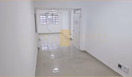 Casa Comercial Reformada com 9 Salas e 7 Vagas no melhor do Jardim Paulista.