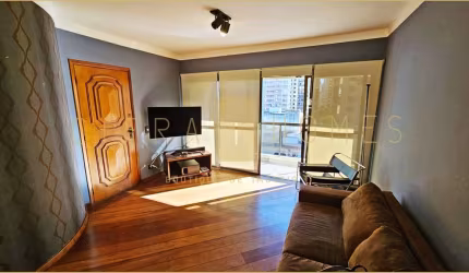 Apartamento mobiliado com 3 suítes e varanda ampla em localização privilegiada no Itaim.