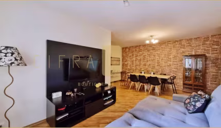 Apartamento à venda, bem iluminado, com 98m² com 2 dormitórios e excelente localização.