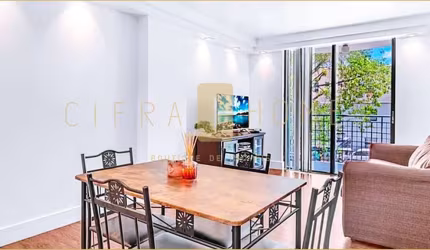 Deslumbrante apartamento de 2 quartos em andar alto no coração de MIAMI, pronto para morar.