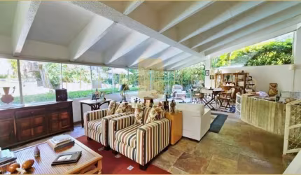 Casa espetacular à venda, com 350 m², 4 dorm (2 suítes), piscina, no Morumbi