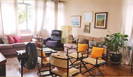 Apartamento à venda com 3 quartos, suíte, ampla sala, e 1 vaga, muito bem localizado no coração do