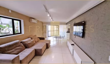 Luxuosa Cobertura Duplex com 4 Suítes, Terraço com Piscina e Churrasqueira no Jardim Paulista