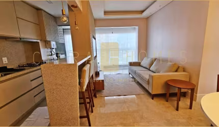 Apartamento mobiliado, para venda e locação, com 1 suíte, 2 banheiros e lazer completo em localizaç