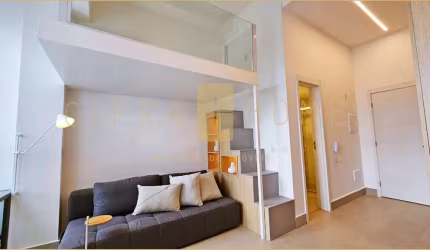 Studio mobiliado de 29m² com mezanino, ar condicionado e vista deslumbrante da cidade de São Paulo.