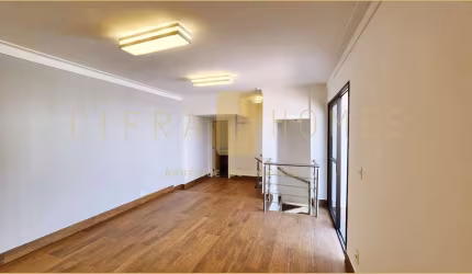 Cobertura reformada com 2 dormitórios, terraço amplo e lazer completo em ótima localização.