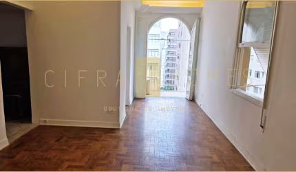 Espaçoso apartamento à venda, 3 dorm., 01 vaga e  excelente localização.